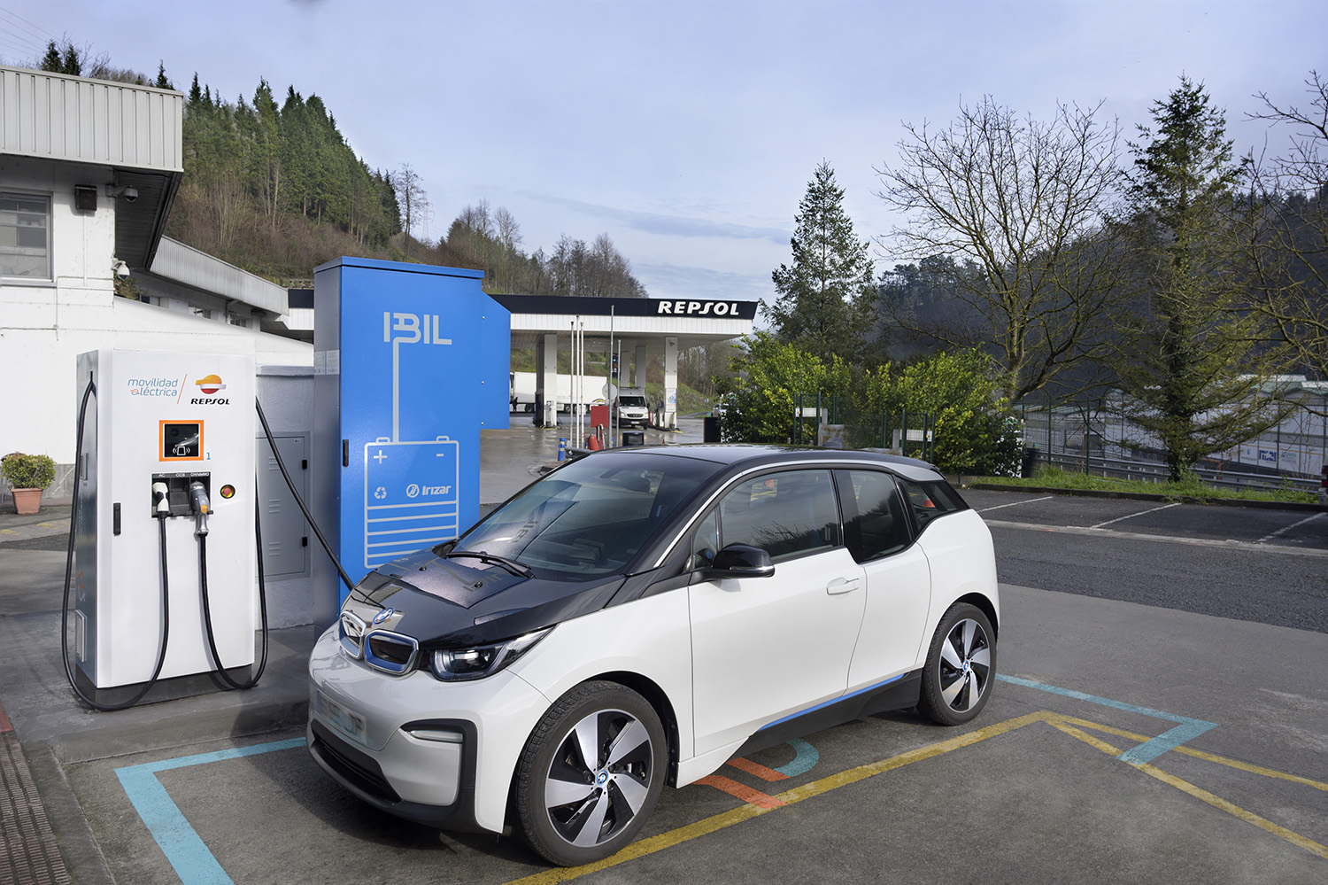 The first charging station for electric vehicles using second life batteries from Irizar e-mobility is in service