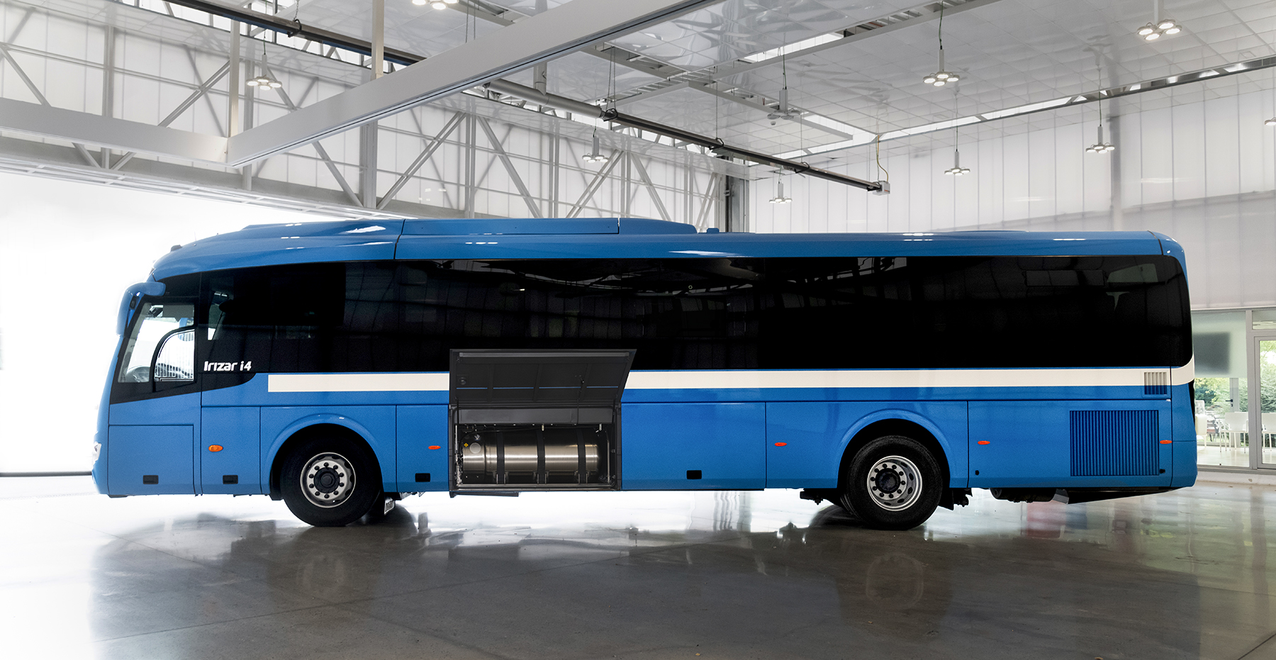 Irizar manufactures the first liquid natural gas (LNG) long distance coach