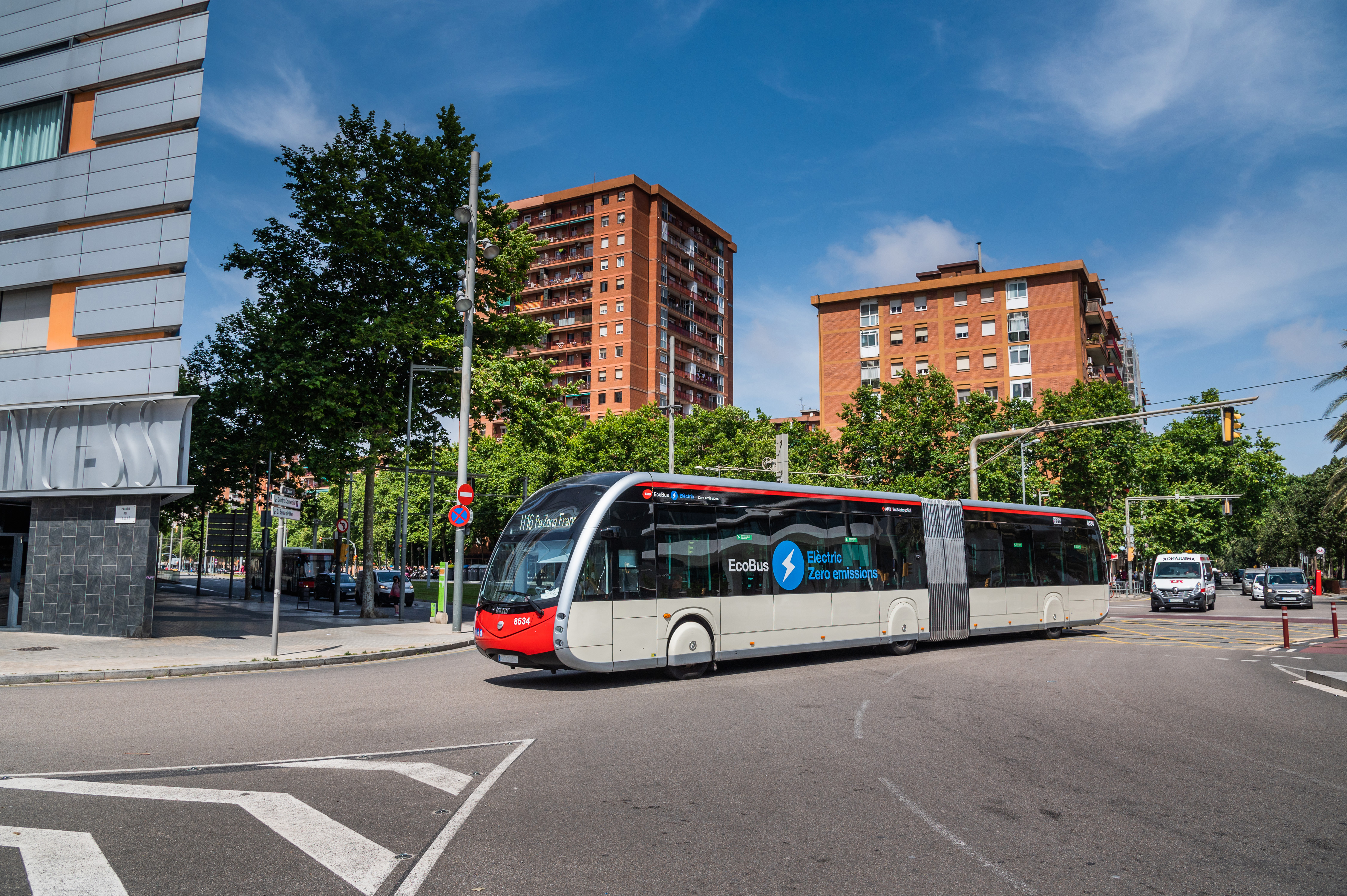 New Irizar electric buses added to the TMB fleet 