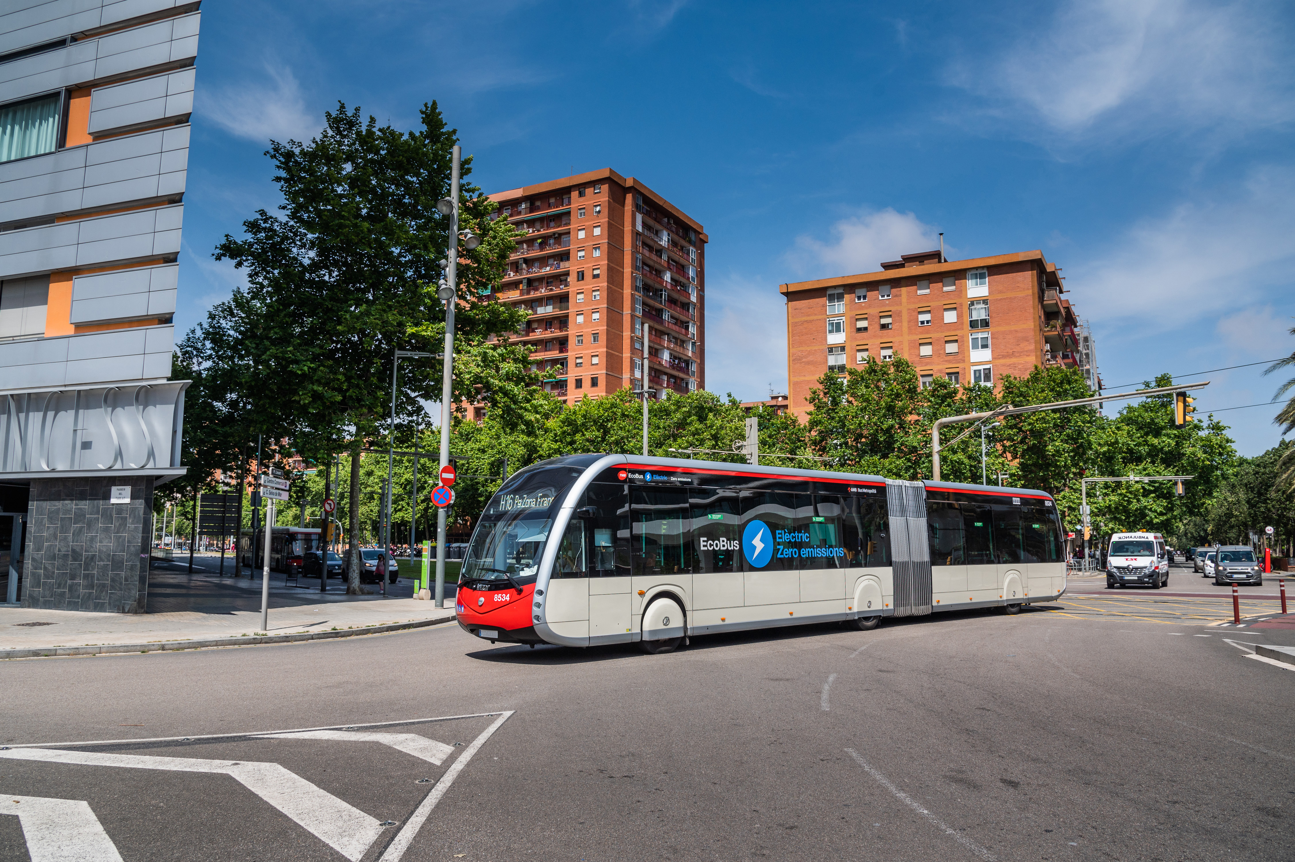 TMB agrandit sa flotte avec de nouveaux autobus électriques Irizar 