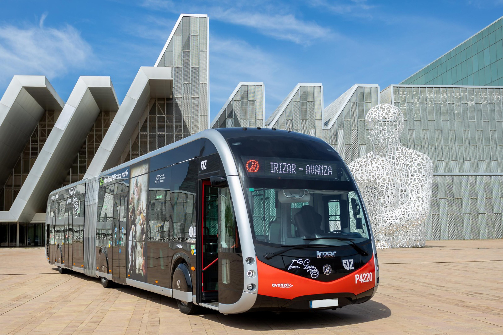 Zaragoza City Council and Avanza are committing to Irizar e-mobility electric buses to renew their fleet