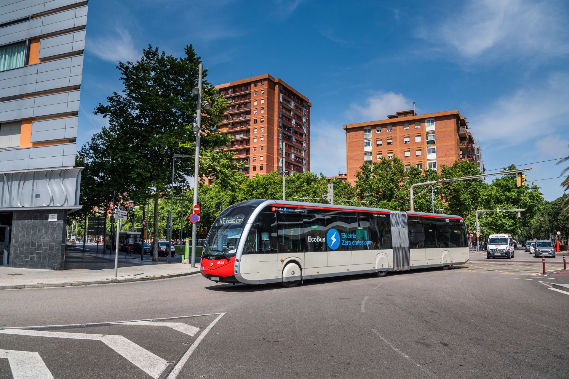 TMB agrandit sa flotte avec de nouveaux autobus électriques Irizar
