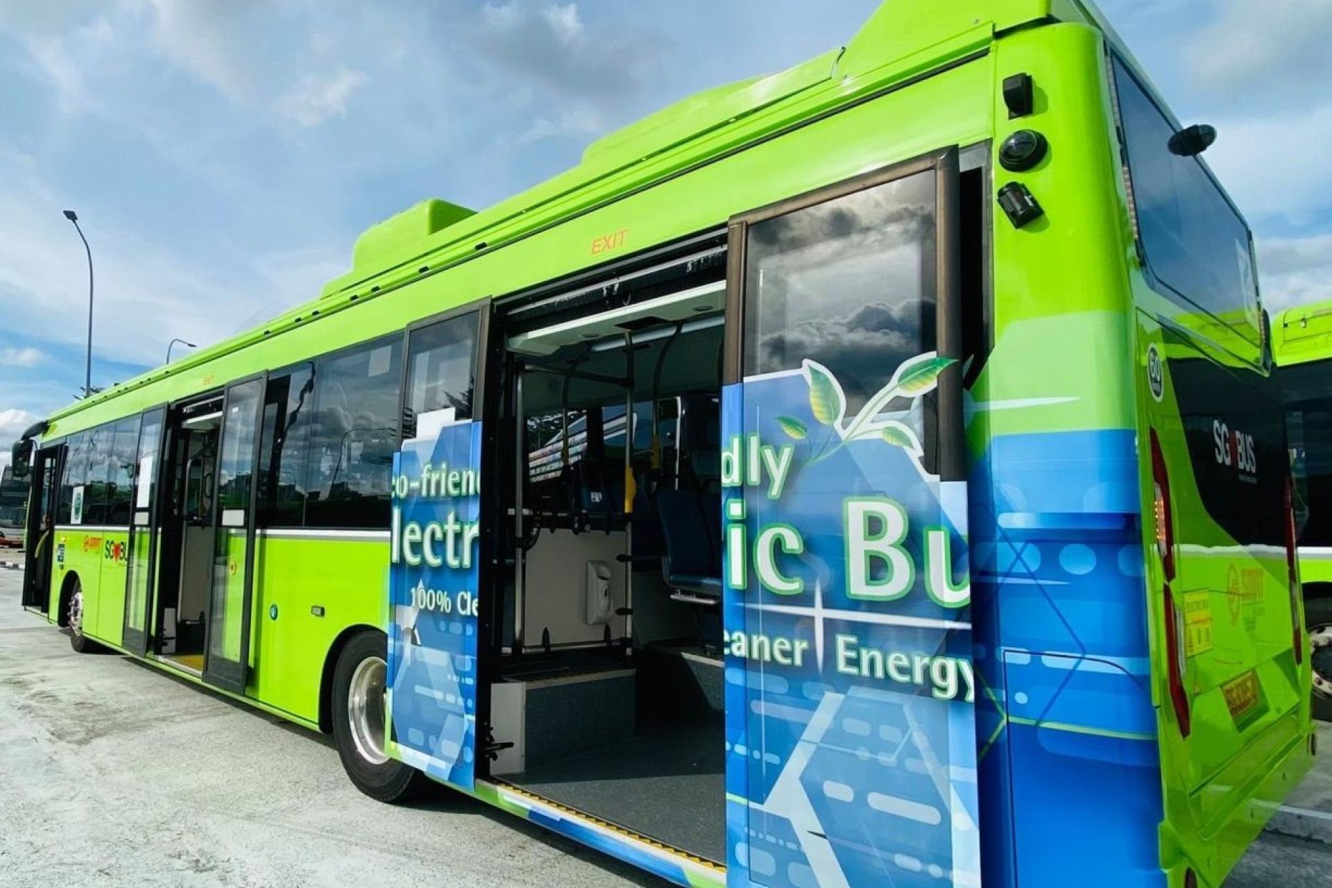 Entran en Servicio en Singapur 20 autobuses eléctricos de Gemilang con puertas Masats
