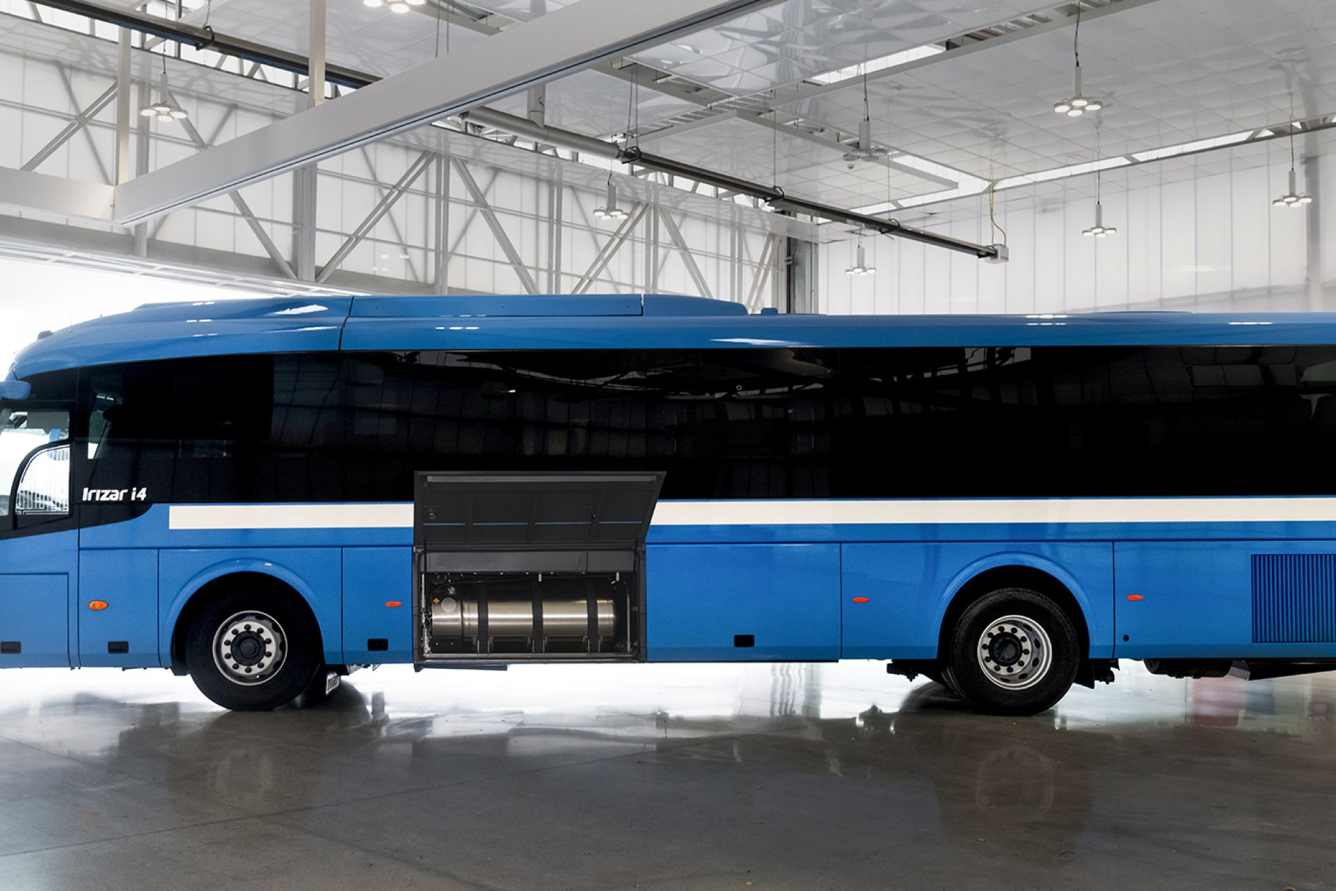 Irizar manufactures the first liquid natural gas (LNG) long distance coach